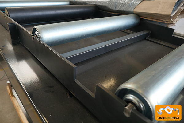 Rouleau en acier de convoyeur industriel